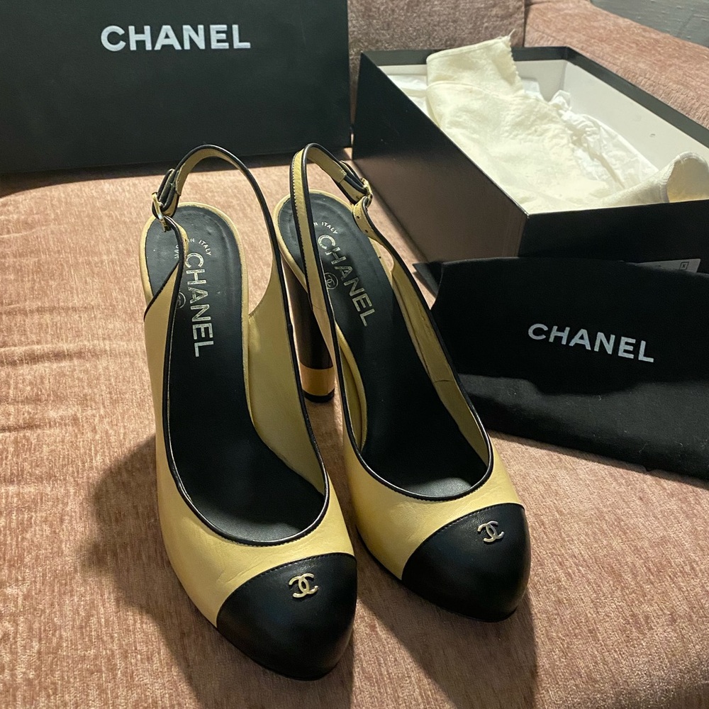 CHANEL 100% Authentic Classic Slingbacks